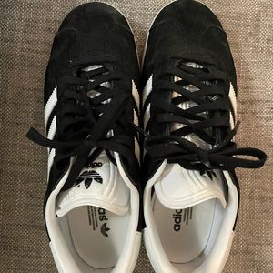 Adidas gazelle sneaker black size 5.5